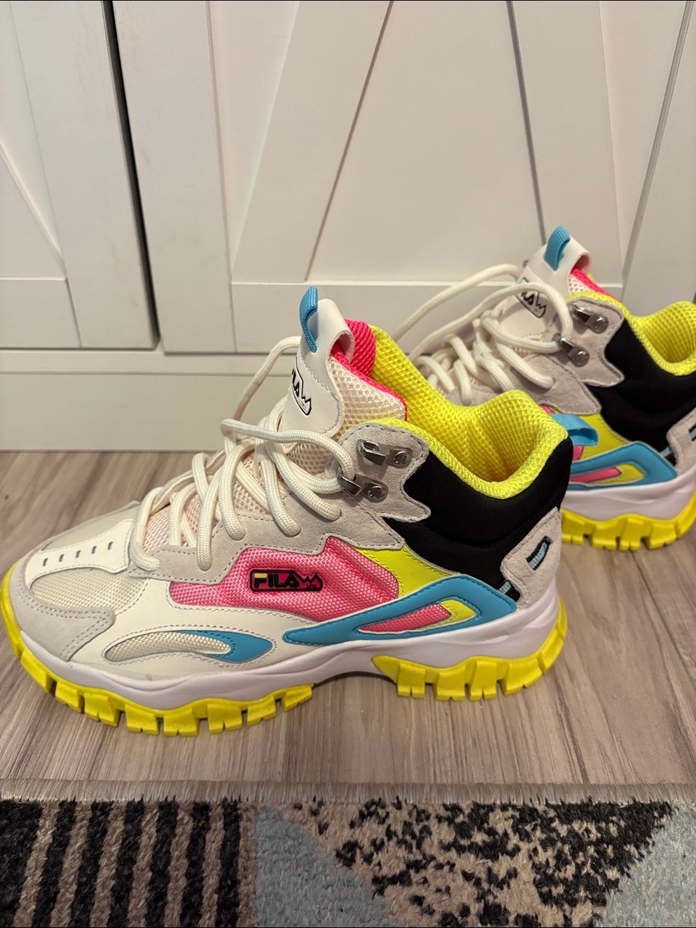 FILA women White Sneakers with Pink, Neon Yellow & Blue Accents brand new - Picture 7 of 12